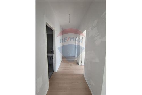 Tirane, shitet apartament 2+1, Kati 6, 105 m² 160,000 € (Porcelan - Varri i Bamit, Shqipëri)