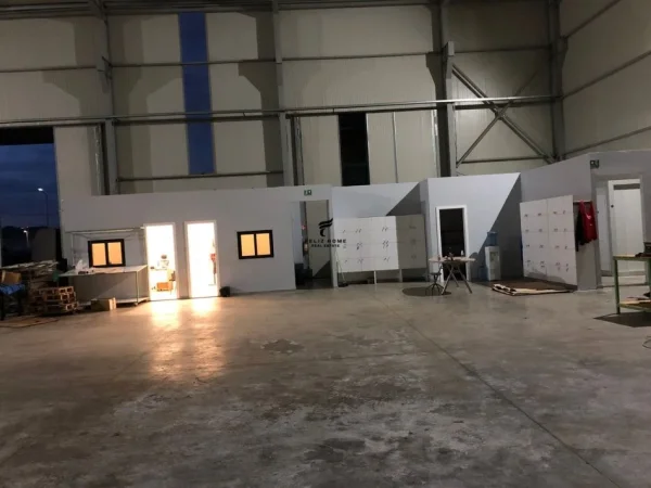 Tirane, jepet me qera magazine , , 800 m² 3,000 € (VORE)