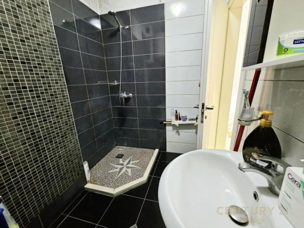 Tirane, shitet apartament 2+1, Kati 3, 125 m² 175,000 € (Kopeshti Botanik)