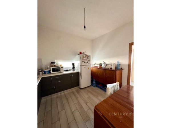 Tirane, shitet apartament 2+1, Kati 2, 147 m² 185,000 € (Kopshti Botanik)