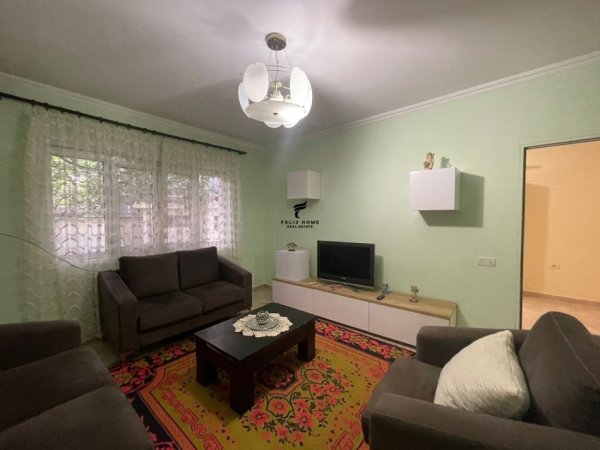 Tirane, jepet me qera apartament 1+1, Kati 1, 120 m² 600 € (BRRYLI)