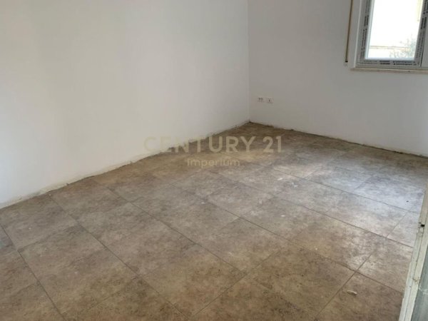 Tirane, shitet apartament duplex 2+1, Kati 2, 186 m² 270,000 € (Kopshti BoTANIK)