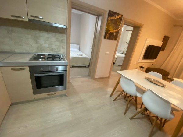 Tirane, jepet me qera apartament 2+1+Ballkon, Kati 2, 75 m² 400 € (rruga e Dibres)