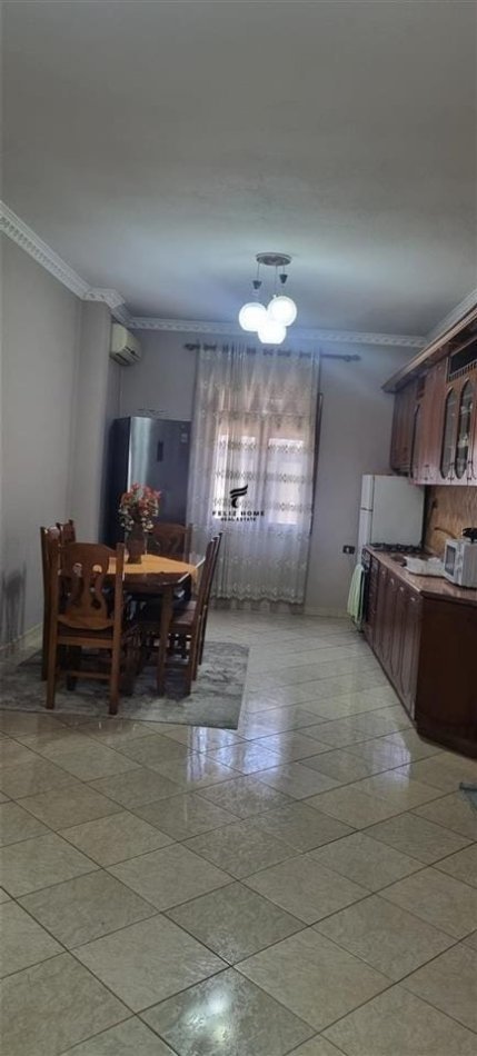 Tirane, shitet apartament 3 Katshe, Kati 3, 450 m² 255,000 € 
