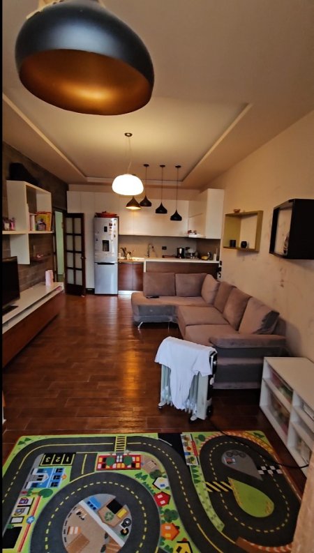 Tirane, shitet apartament 1+1+Ballkon, Kati 8, 85 m² 114,000 € (YZBERISHT)