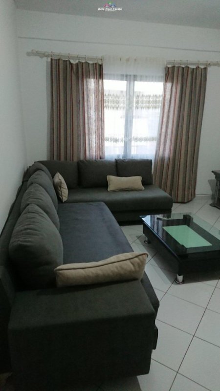 Tirane, jepet me qera apartament 2+1, Kati 8, 110 m² 450 € (astir)