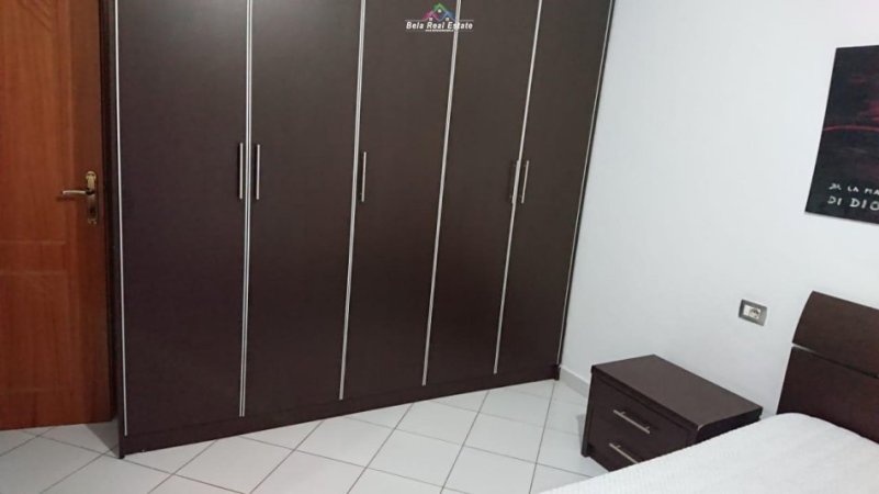 Tirane, jepet me qera apartament 2+1, Kati 8, 110 m² 450 € (astir)