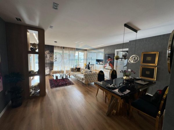 Tirane, shes apartament 2+1, Kati 5, 1,336 m² 260,000 € (21 DHJETORI FROSINA PLAKU)
