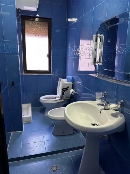 Tirane, shitet apartament 3+1, Kati 2, 300,000 € (BLLOKU)