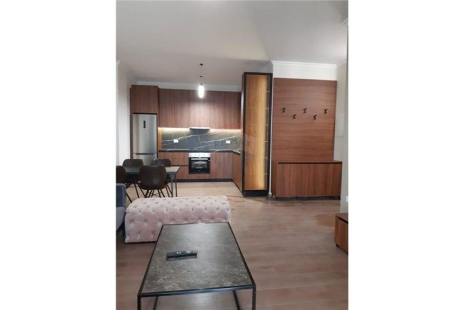 Tirane, jepet me qera apartament 1+1+Aneks+Ballkon, Kati 4, 79 m² 750 € (Apartament 1+1+ Post Parkimi per qira tek Zogu Zi)