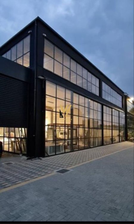 Tirane, jepet me qera ambjent biznesi , , 600 m² 2,400 € (VORE)