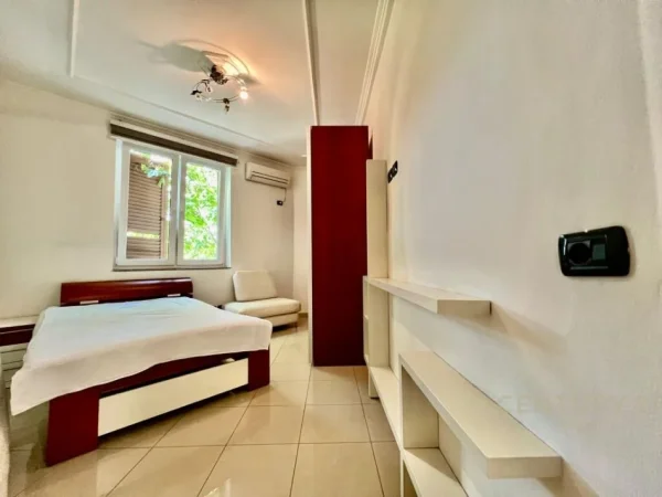 Tirane, jepet me qera apartament 2+1, Kati 3, 103 m² 850 € (Bllok)