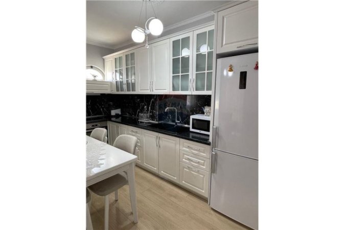 Tirane, shitet apartament , Kati 5, 89 m² 110,000 € 