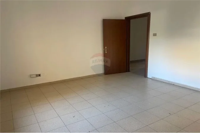 Tirane, jepet me qera apartament 3+1, Kati 1, 134 m² 1,200 € (stadiumi dinamo)