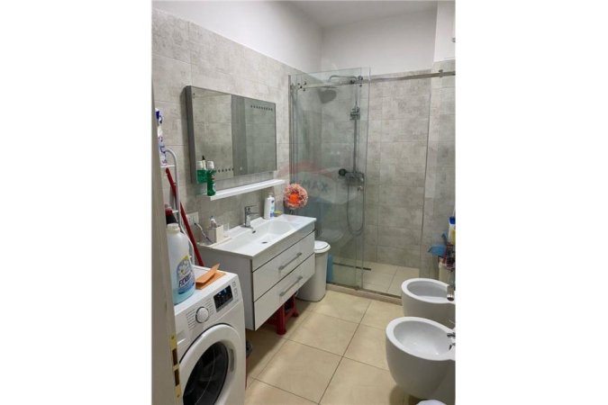 Tirane, apartament , Kati 4, 125 m² 800 € 