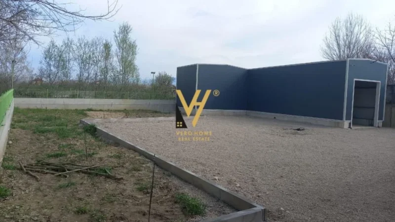 Tirane, shitet magazine , , 350 m² 400,000 € (RINAS)