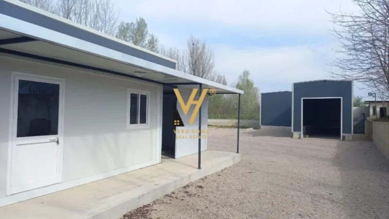 Tirane, shitet magazine , , 350 m² 400,000 € (RINAS)