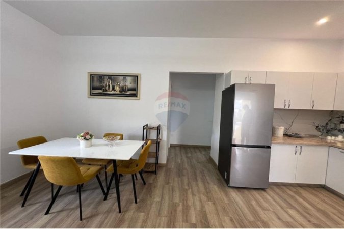 Tirane, jepet me qera apartament 2+1, Kati 3, 85 m² 450 € (Porcelan)