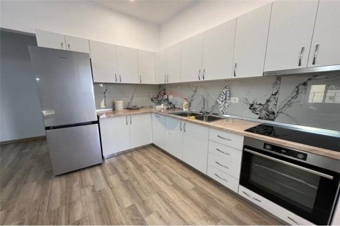 Tirane, jepet me qera apartament 2+1, Kati 3, 85 m² 450 € (Porcelan)