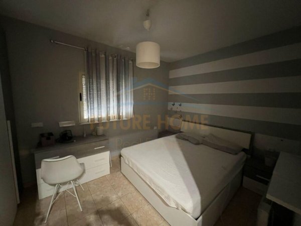 Tirane, jepet me qera apartament 1+1, , 500 € (ISH FUSHA AVIACIONIT)