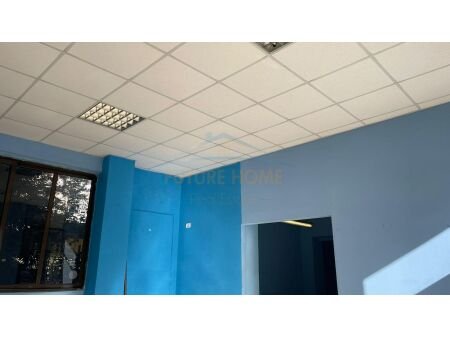 Tirane, jepet me qera ambjent biznesi , , 70 m² 900 € (Rruga Hoxha Tahsim)