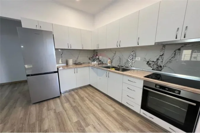 Tirane, apartament , Kati 1, 85 m² 450 € 