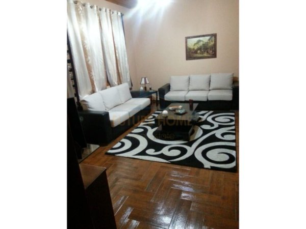 Vlore, shitet shtepi 2+1+Ballkon, , 171 m² 100,000 € (Jani Kocani)