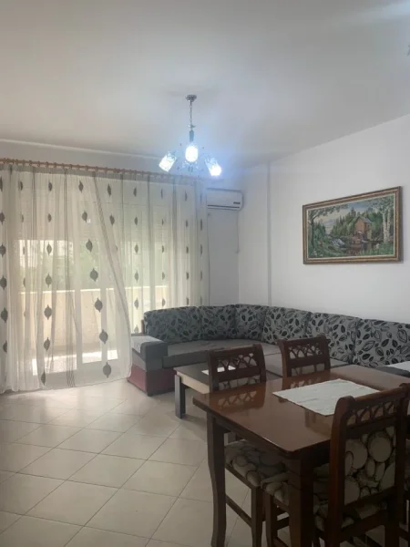 Tirane, jepet me qera apartament 2+1+Ballkon, Kati 2, 120 m² 400 € (Ish Parku)