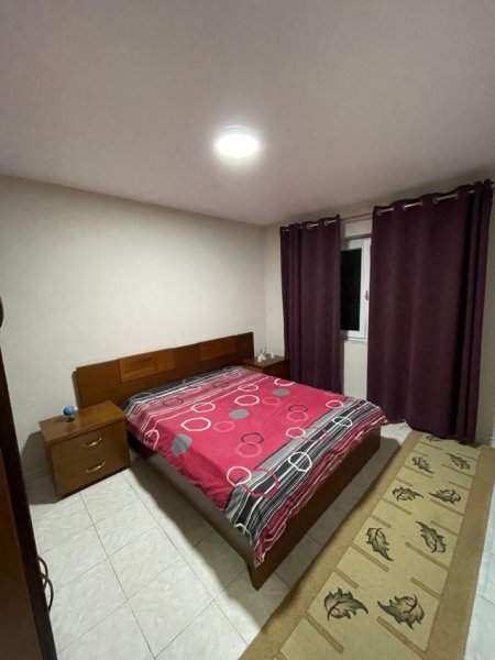 Tirane, jepet me qera apartament 1+1, Kati 1, 55 m² 350 € (Prane maternitetit te ri)