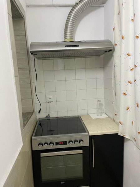 Tirane, jepet me qera apartament 1+1, Kati 1, 55 m² 350 € (Prane maternitetit te ri)