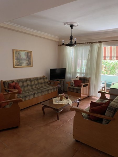 Tirane, ndarje qeraje me vajze apartament 1+1+Ballkon, Kati 5, 400 € (Mine Peza)