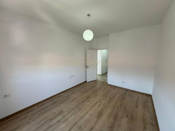 Tirane, shitet apartament 1+1, Kati 3, 73 m² 108,000 € (SPITALI QSUT)