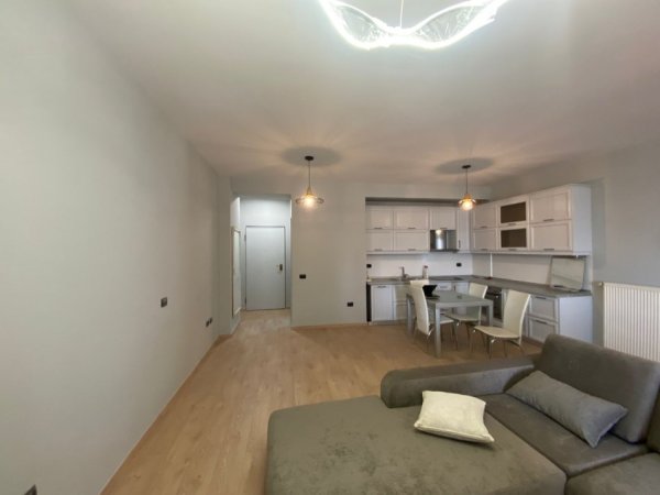 Tirane, jepet me qera apartament 2+1+Aneks+Ballkon, Kati 7, 134 m² 700 € (RRUGA E DURRSIT)