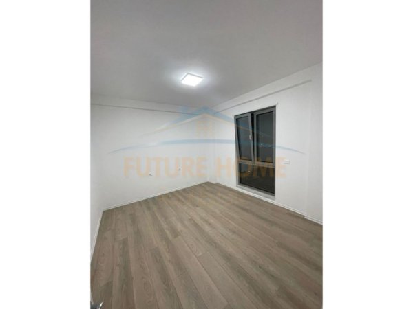 Tirane, jepet me qera , Kati 2, 107 m² 1,100 € (Rruga e Kavajes)