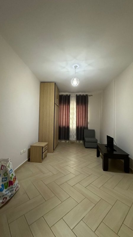 Tirane, jepet me qera apartament 2+1+Ballkon, Kati 2, 100 m² 400 € (mikel maruli)