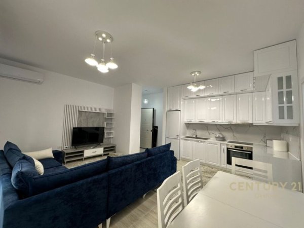 Tirane, jepet me qera apartament 2+1+Ballkon, Kati 6, 109 m² 600 € (Fusha Aviacionit)