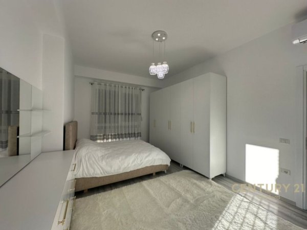 Tirane, jepet me qera apartament 2+1+Ballkon, Kati 6, 109 m² 600 € (Fusha Aviacionit)