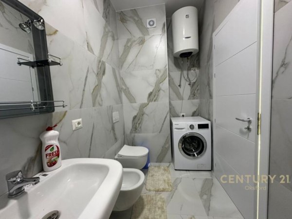 Tirane, jepet me qera apartament 2+1+Ballkon, Kati 6, 109 m² 600 € (Fusha Aviacionit)