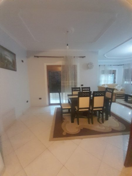 Tirane, jepet me qera apartament 2+1, Kati 2, 130 m² 350 € (Fresk)