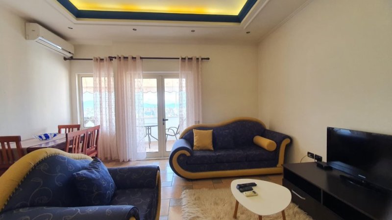 Tirane, jepet me qera apartament 1+1, , 82 m² 500 € (9-kateshet)