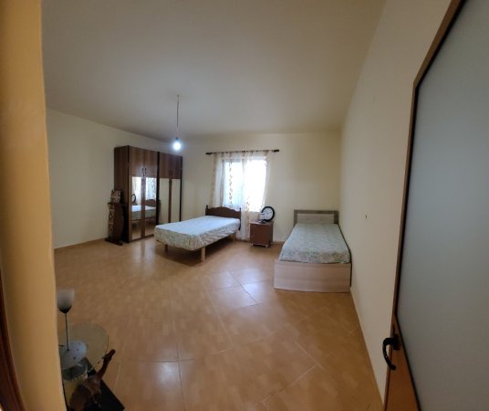 Tirane, jepet me qera shtepi 1+1, Kati 1, 70 m² 300 € (Qsut)