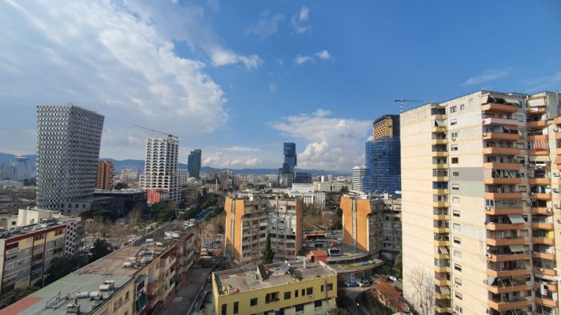 Tirane, jepet me qera apartament 1+1, , 82 m² 500 € (9-kateshet)