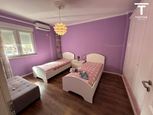 Tirane, jepet me qera apartament 3+1, Kati 2, 120 m² 1,000 € (Rruga e Kavajës), TT 860