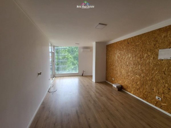 Tirane, jepet me qera zyre , Kati 2, 100 m² 600 € (21 Dhjetor)