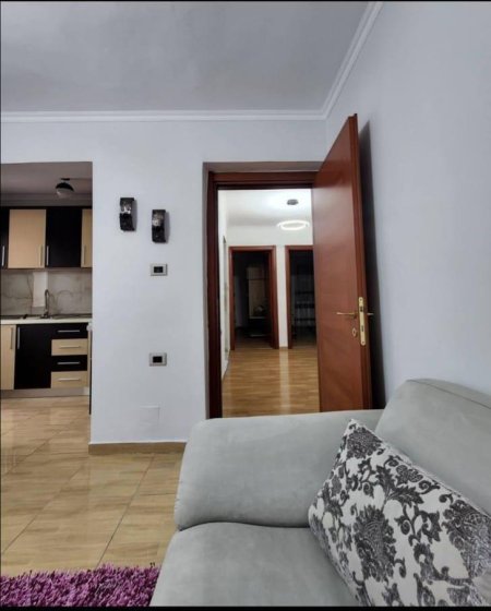 Tirane, jepet me qera apartament 2+1, Kati 3, 77 m² 600 € (STACIONI TRENIT)