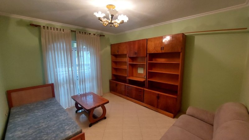 Tirane, jepet me qera apartament 2+1, Kati 5, 90 m² 500 € (MYSLYM SHYRI)