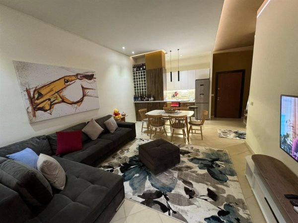 Tirane, jepet me qera apartament 1+1+Ballkon, Kati 2, 70 m² 600 € (komuna e parisit)