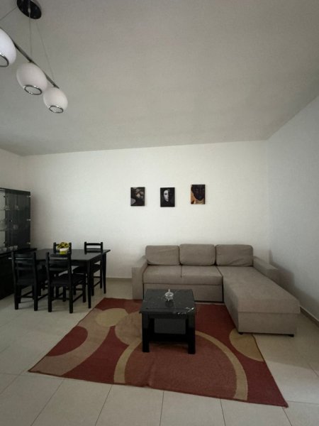 Tirane, jepet me qera apartament 2+1, Kati 8, 85 m² 340 € (Yzberisht ,prane palestres unik)