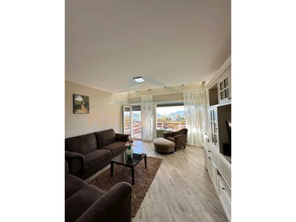 Tirane, jepet me qera apartament 2+1+Ballkon, Kati 2, 90 m² 1,200 € (Rruga Vilave)