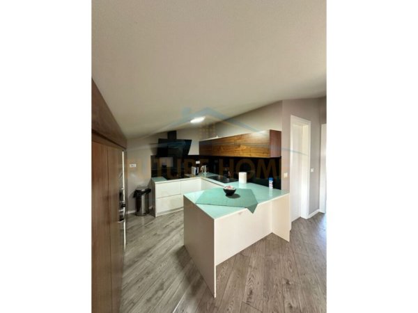 Tirane, jepet me qera apartament 2+1+Ballkon, Kati 2, 90 m² 1,200 € (Rruga Vilave)